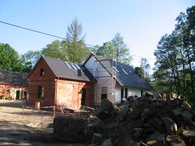 Alte Schule im Spreewald während der Umbauphase